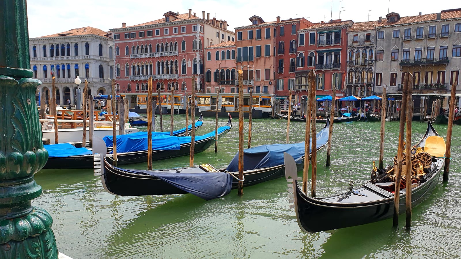 Venice-gondola-ride